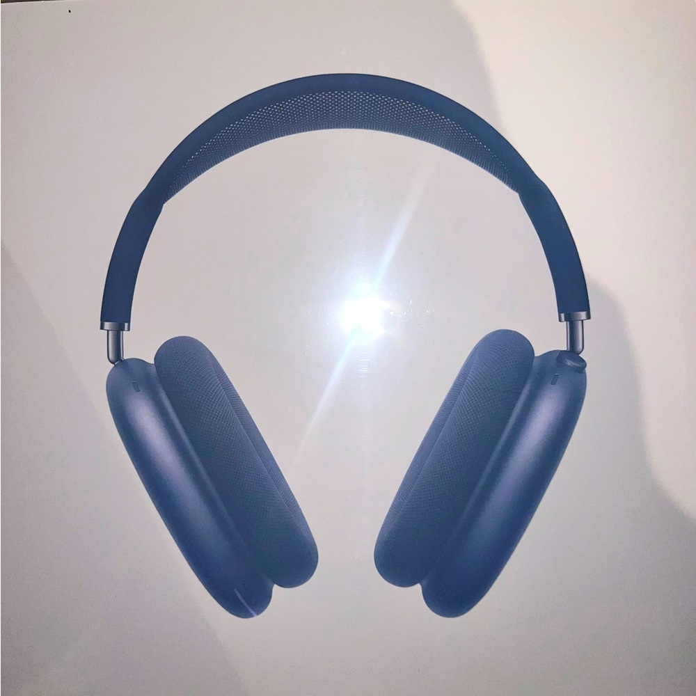 AirPod Max with Smart Case